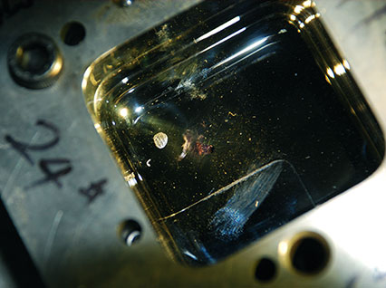 <a href='http://www.shyunfei.cn/product/3.htm' class='text_a'>模具激光焊機</a>修復鏡面模具效果